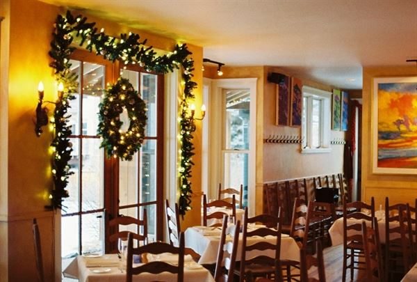 221 South Oak Bistro