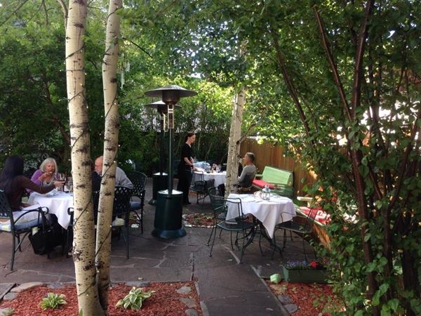 221 South Oak Bistro