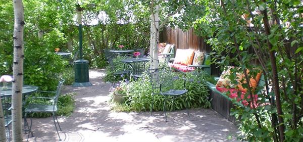 221 South Oak Bistro