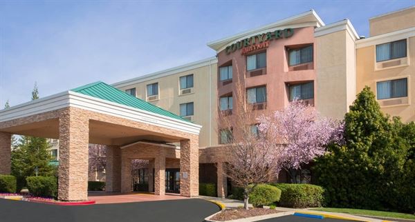 Courtyard Sacramento Folsom