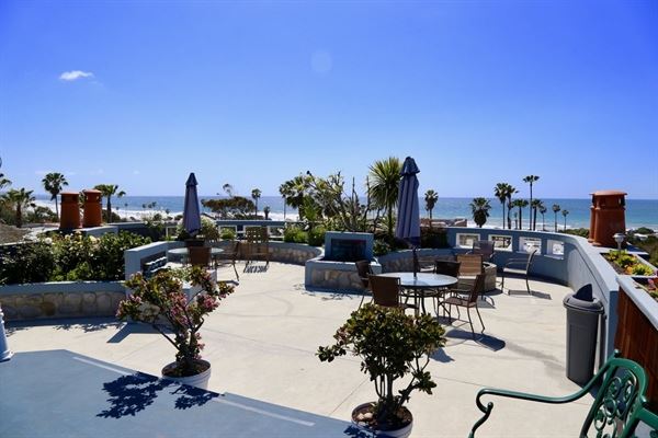 Cardiff-By-The Sea Lodge