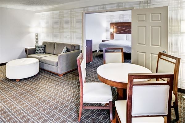 DoubleTree by Hilton Madison Downtown