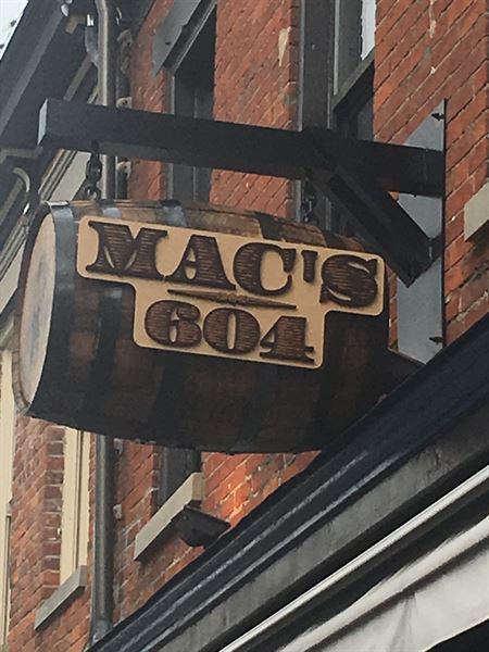 Mac's Pizza Pub