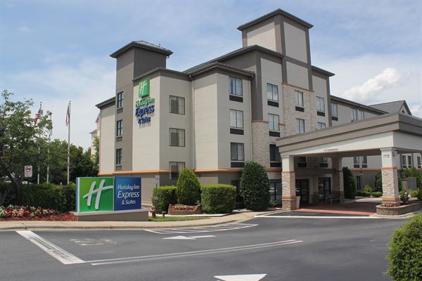 Holiday Inn Express & Suites Charlotte-Concord-I-85