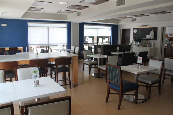 Holiday Inn Express & Suites Charlotte-Concord-I-85