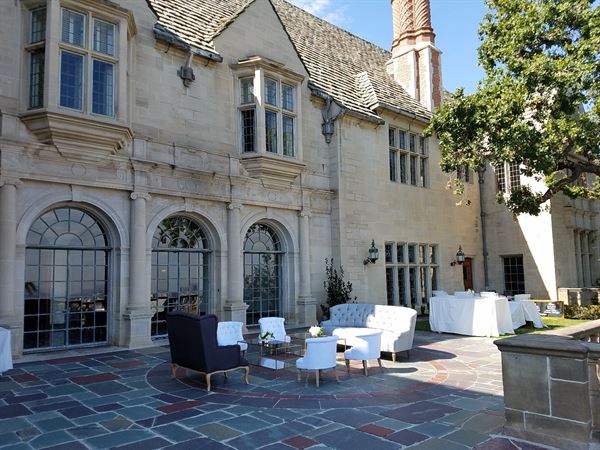 Greystone Mansion and Gardens: The Doheny Estate