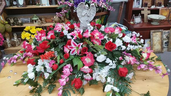 Busy Bees FLorist  Crafts and more LLC