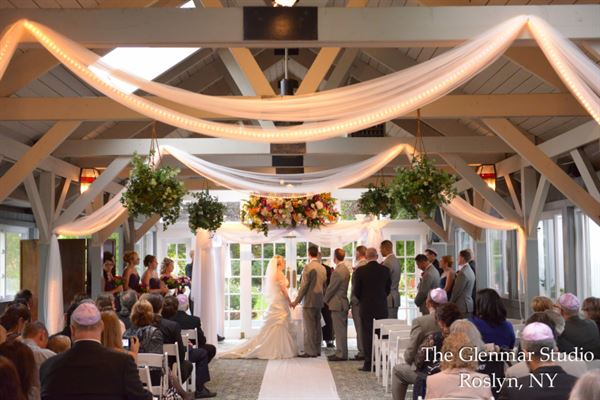 Swan Club On The Harbor