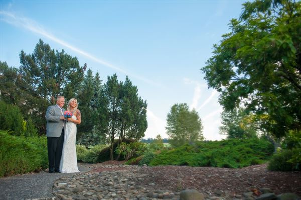 Rivershore Bar & Grill