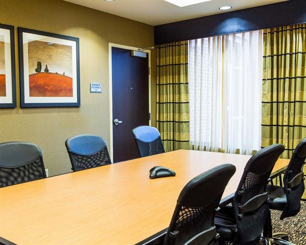 Cambria hotel & suites Madison