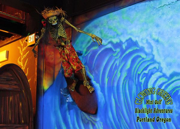 Glowing Greens Blacklight Miniature Golf - Island Adventures