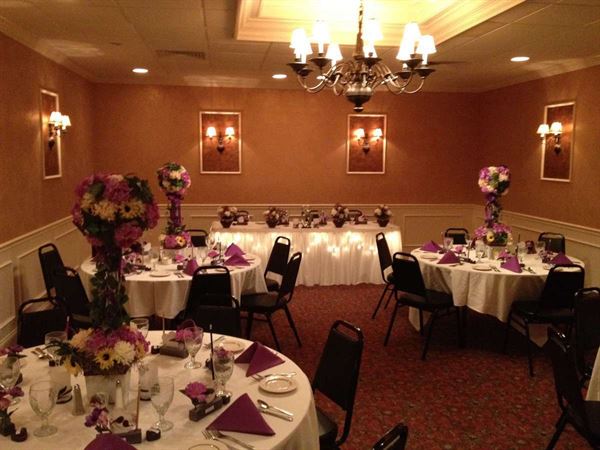 J W Hall's Steak And Seafood Inn