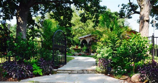 Oak Hill Gardens LLC