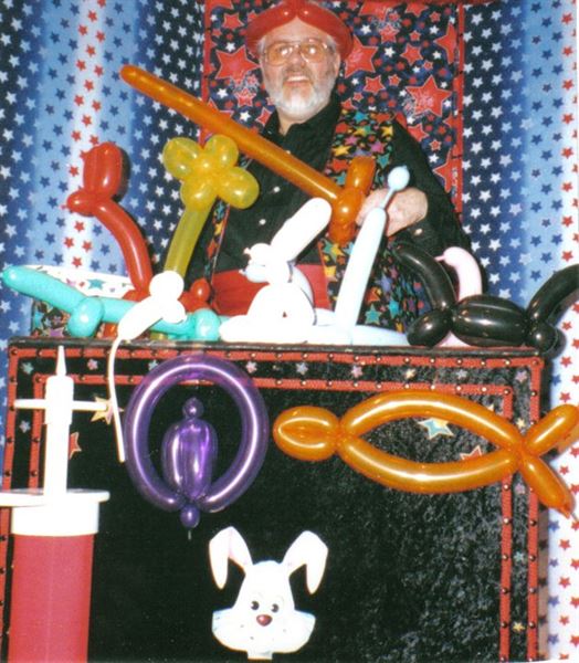 Vandini the Childrens Magician & Balloon Twister