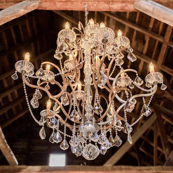 Bear Mountain Inn & Wedding Barn