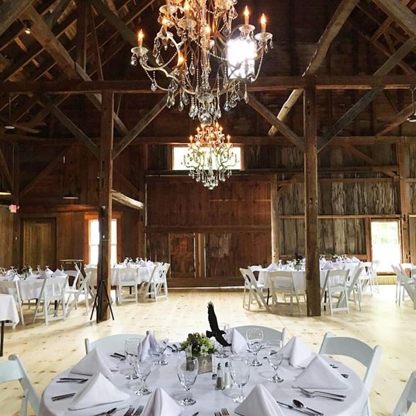 Bear Mountain Inn & Wedding Barn