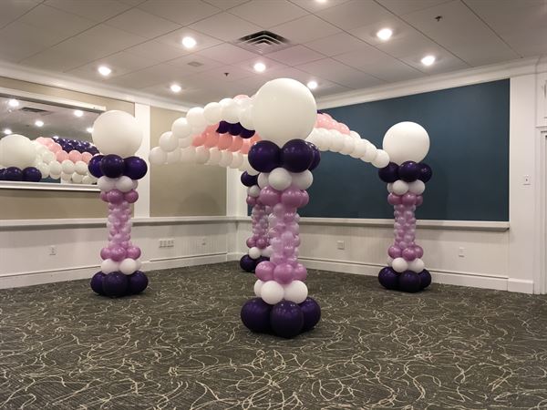 A Family Of'Air Balloon Decoration Service