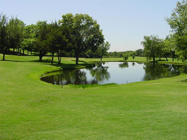 Thorntree Country Club