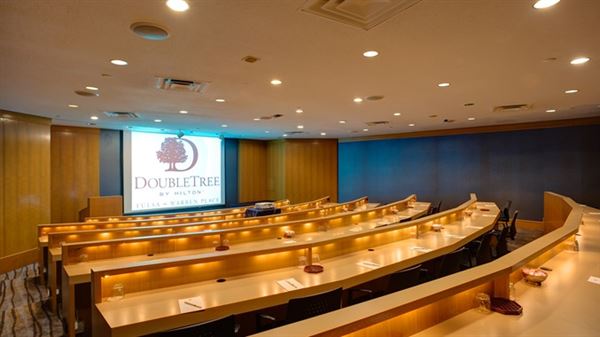 DoubleTree by Hilton Tulsa - Warren Place