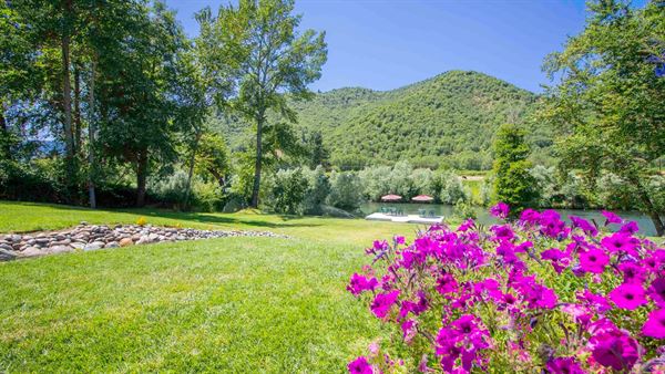 The Tea Pot On Wheels