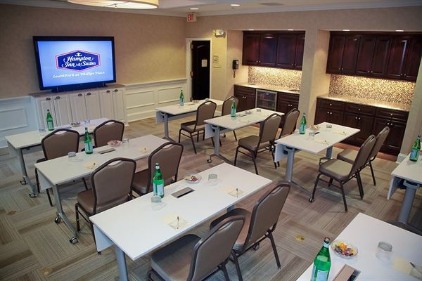 Hampton Inn & Suites Charlotte/South Park at Phillips Place