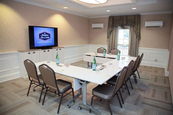 Hampton Inn & Suites Charlotte/South Park at Phillips Place