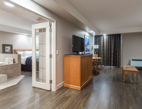 Royal Hotel Edmonton Airport