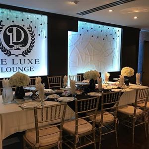 De Luxe Lounge