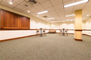 Irvine G01 Green Room