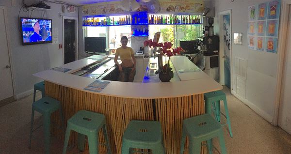 Bikini Hostel, Cafe & Beer Garden