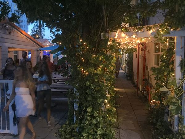 Bikini Hostel, Cafe & Beer Garden