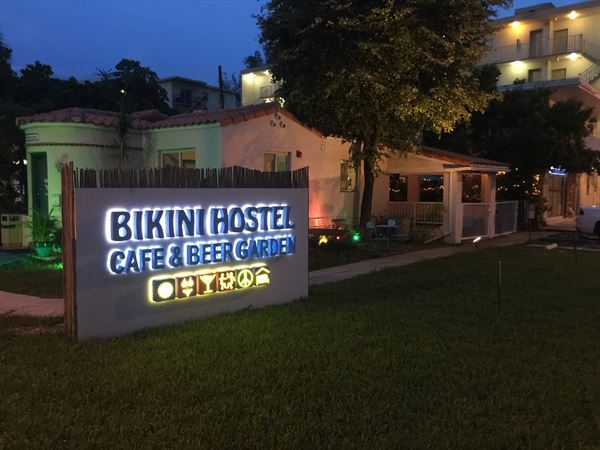 Bikini Hostel, Cafe & Beer Garden