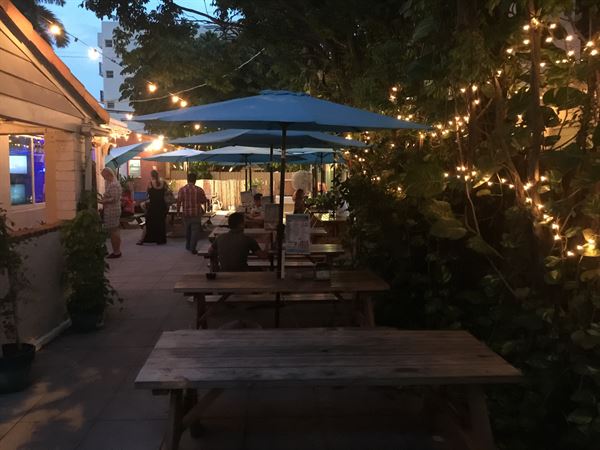 Bikini Hostel, Cafe & Beer Garden