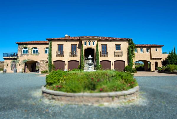 Gershon Bachus Vintners