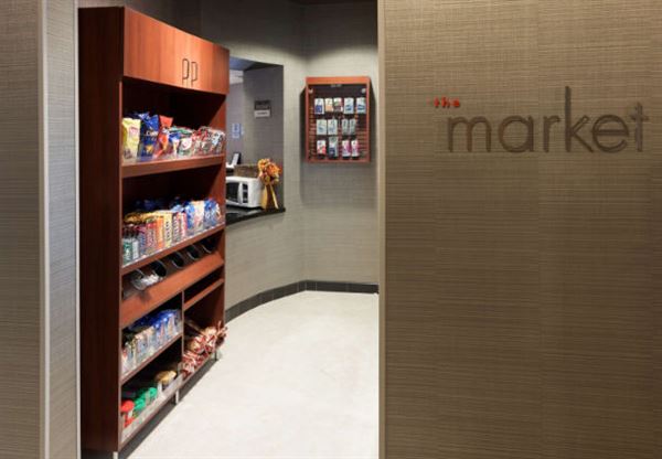 Courtyard Santa Clarita Valencia