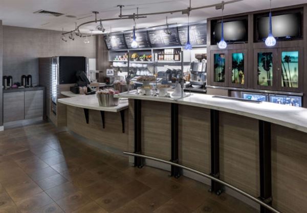 Courtyard Santa Clarita Valencia