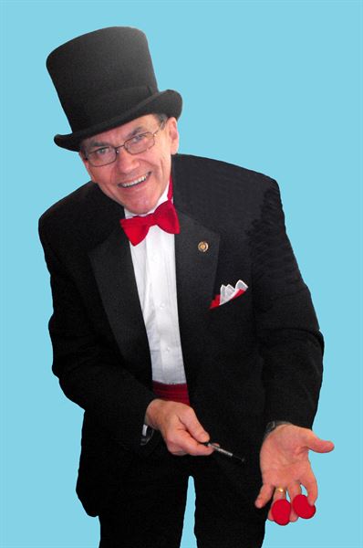 Bill Gormont's World of Magic - Batavia