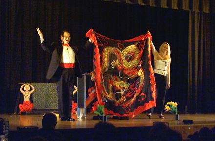 Bill Gormont's World of Magic - Batavia