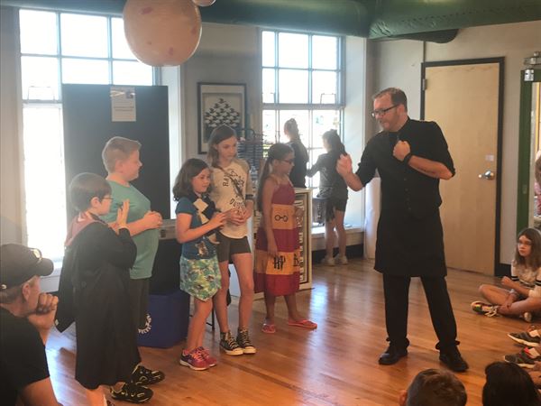 Four Of Hearts Illusion