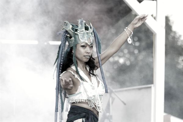 Ishra and Invoketress Dance