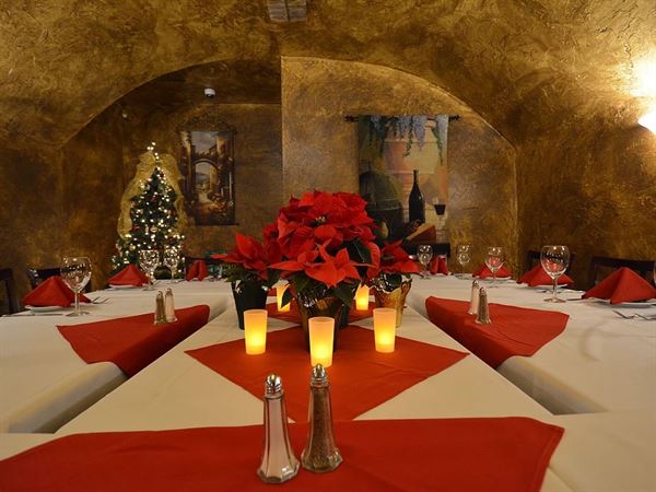 Tannins Restaurant And Wine Bar