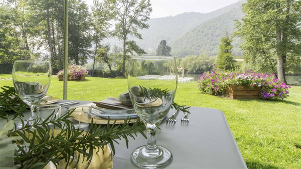 The Tea Pot On Wheels