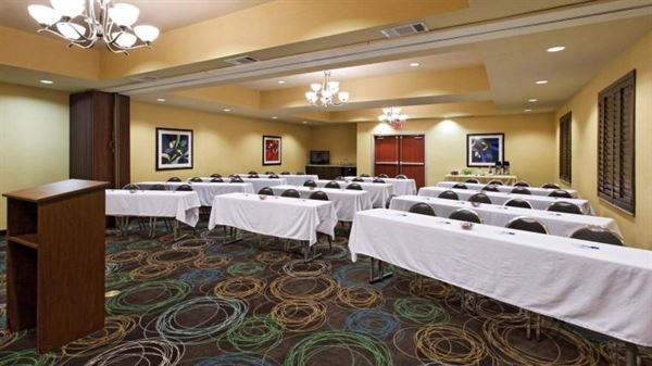 Holiday Inn Express & Suites Weatherford