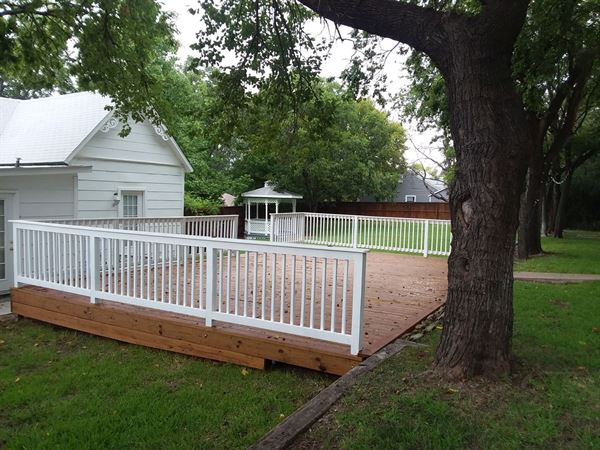 Surrey House And Gardens