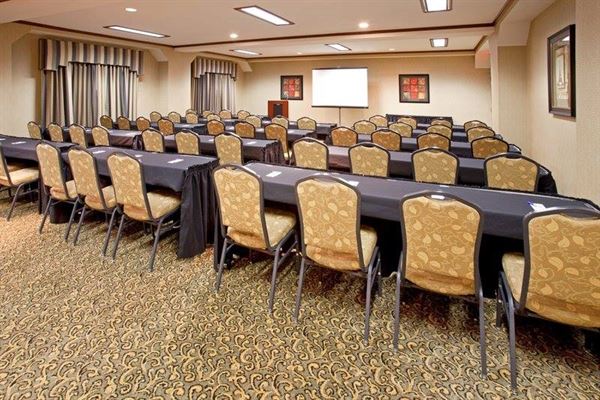 Holiday Inn Express & Suites Lake Worth Nw Loop 820