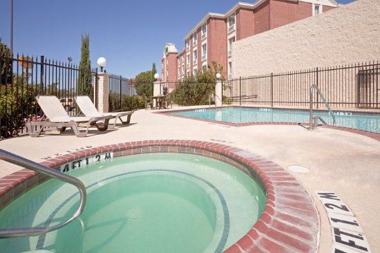 Holiday Inn Express & Suites Lake Worth Nw Loop 820