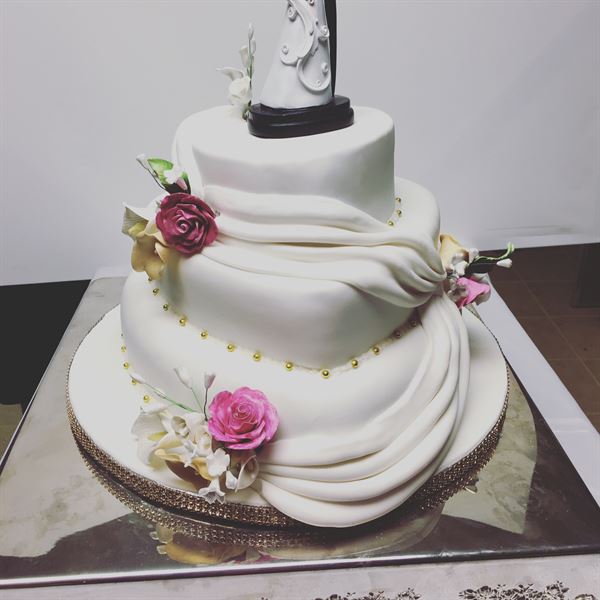 Lera's Cakes & Catering LLC