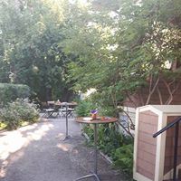 Reader's Garden Cafe