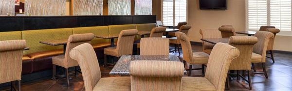 Holiday Inn Express & Suites Dallas South - Desoto