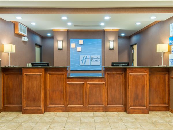 Holiday Inn Express & Suites El Dorado, KS